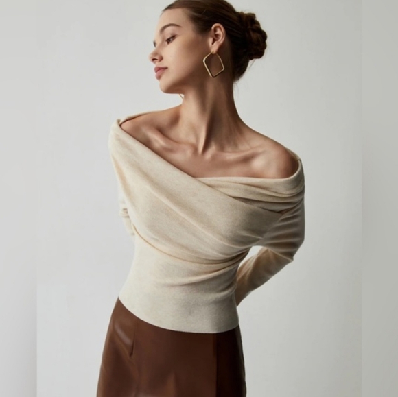 Commense Tops - NWT Commence Elegant Cream Off-Shoulder Women's Knit Top - L